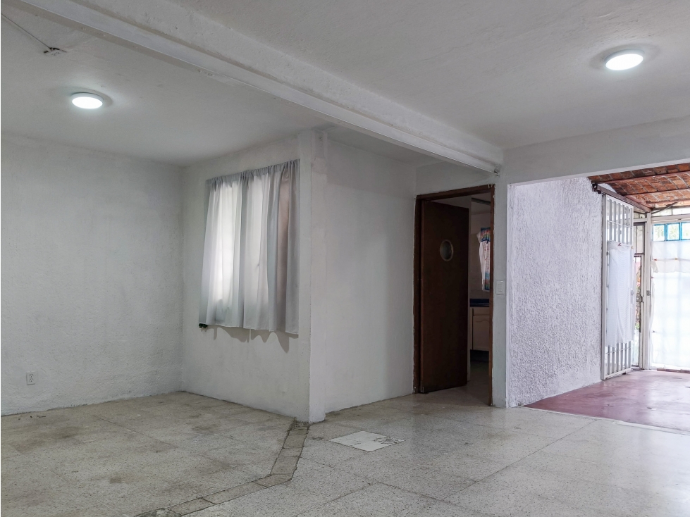 Casa de 99 m² con 4 dormitorios en venta en Beatriz HernAndez - 2