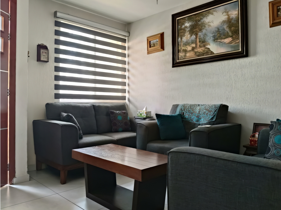 Venta casa 3 recámaras en Real del Bosque Zapopan zona valdepeñas — foto 2