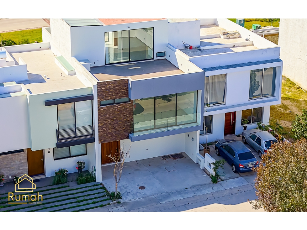 Venta casa 4 recamaras en Valle Imperial coto Austriaco Zapopan