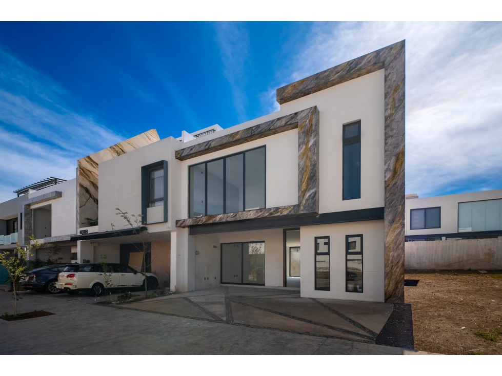 Venta casa 5 recamaras en Altanza Solares Zapopan