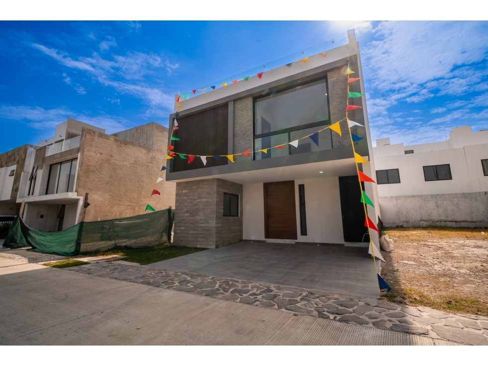 Venta casa 5 recámaras en Valle Imperial Zapopan coto cerezo — foto 2