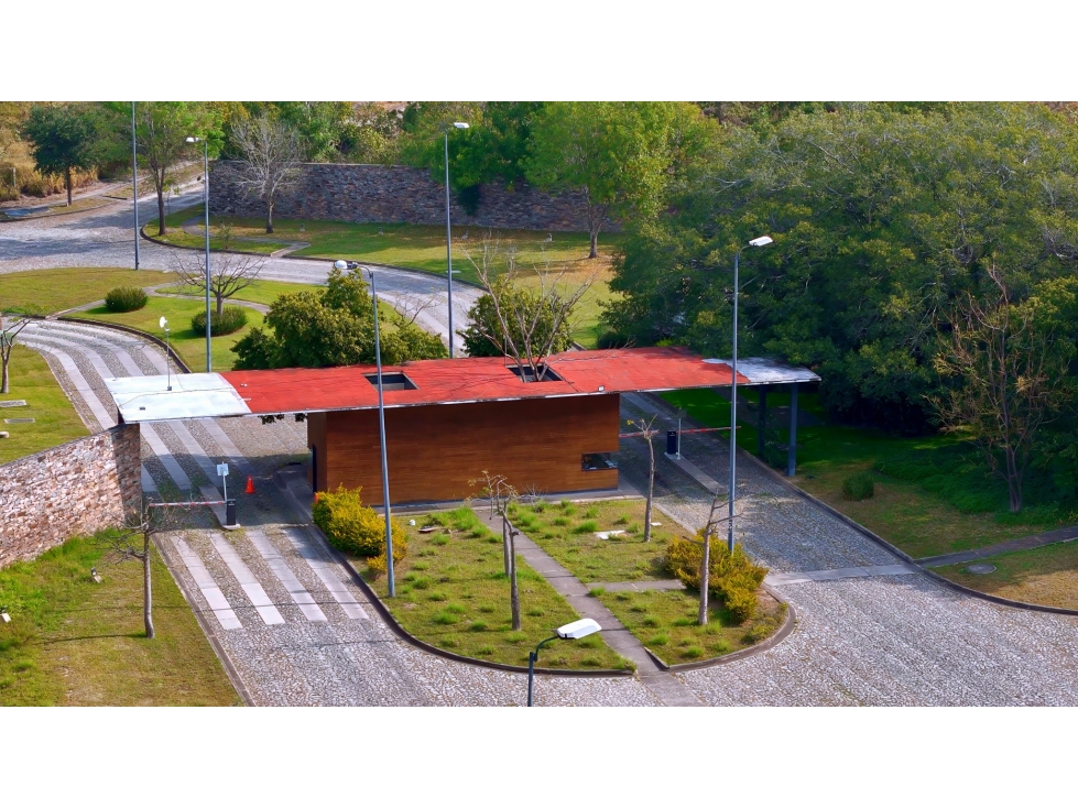 Venta de terreno en El Rio Country Club frente club golf - 1