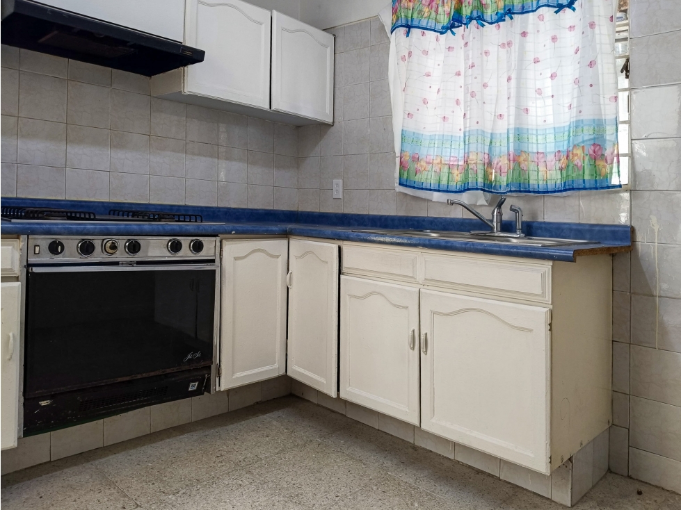 Casa de 99 m² con 4 dormitorios en venta en Beatriz HernAndez - 5