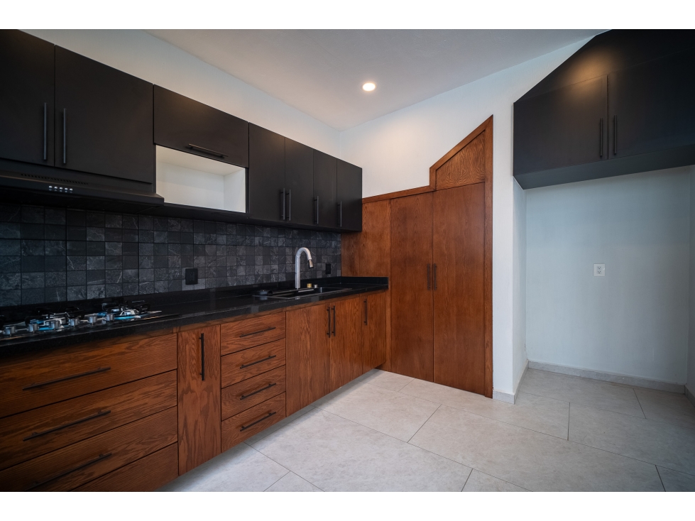 Venta casa 4 recámaras en Capital Norte Coto Pontevedra Zapopan — foto 6