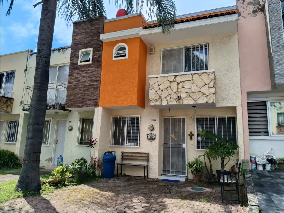 Venta casa 3 recámaras en Real del Bosque Zapopan zona valdepeñas