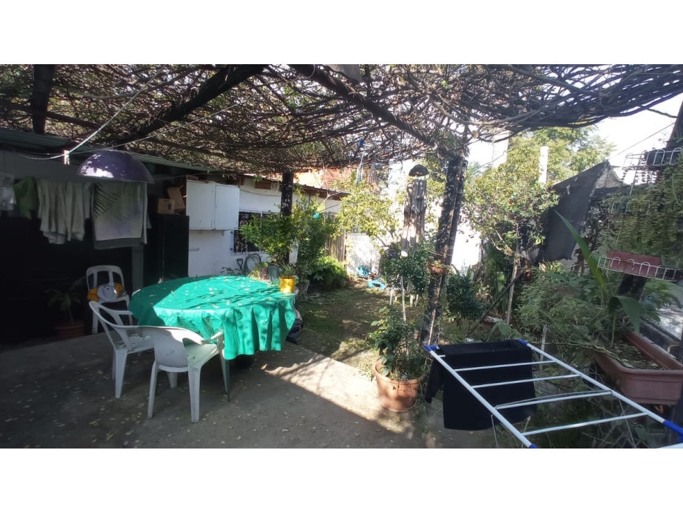 CASA CON GALPON en venta - 6