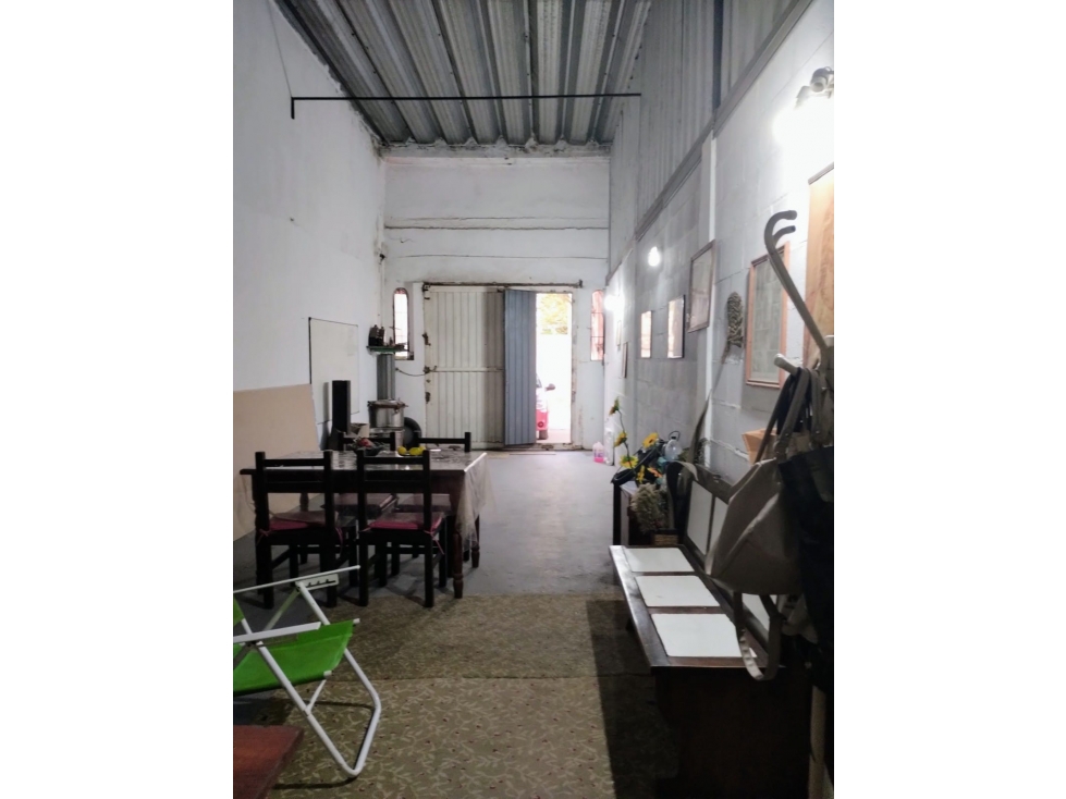 CASA CON GALPON en venta - 3