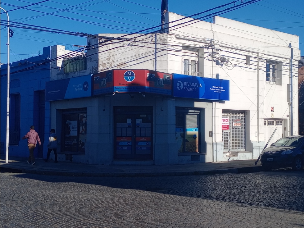 VENTA EN BLOQUE, 2 Locales + departamento, semi-centro, Tandil - 1