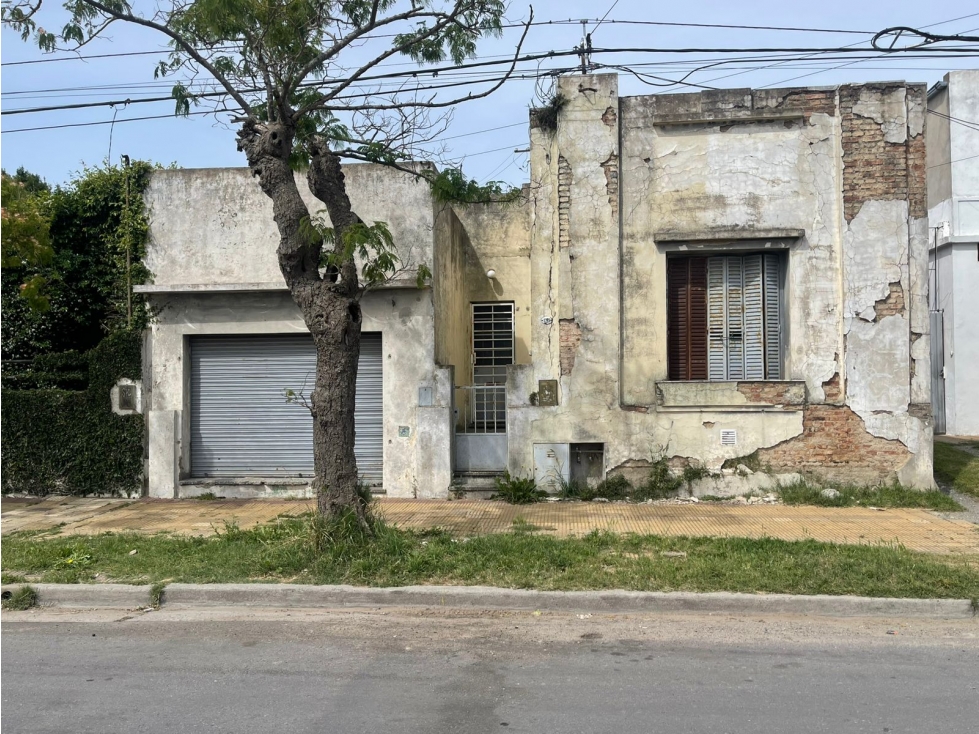 Venta de Lote con casa a demoler, semi centrico, Tandil, Bs. As — foto 2