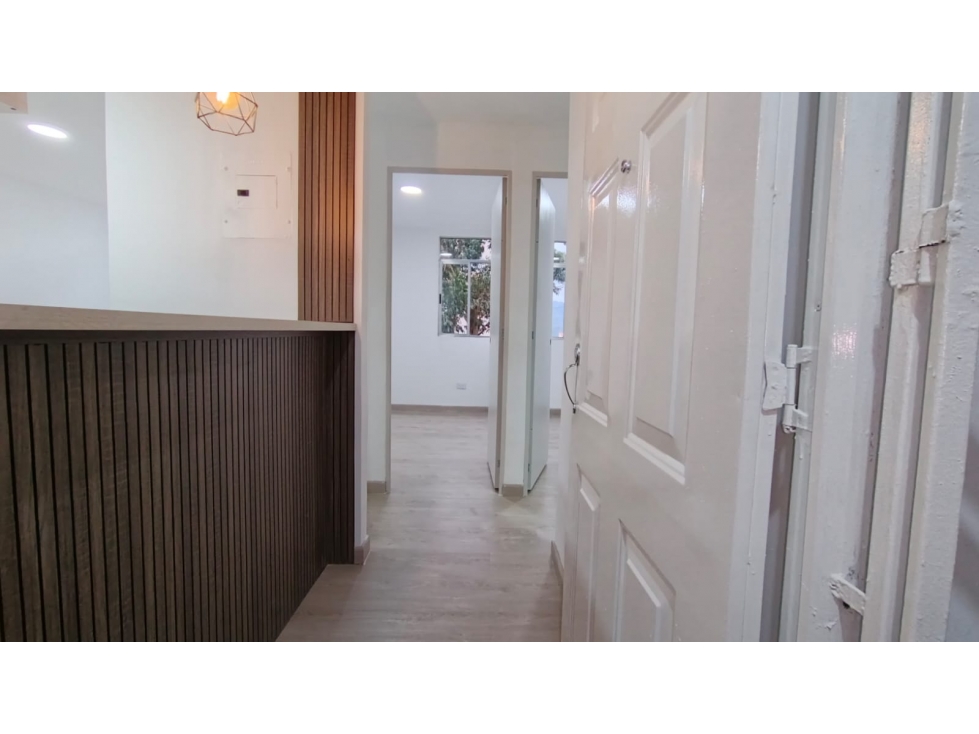 APARTAMENTO EN VENTA REMODELADO COMPLETO EN LA AURORA ROBLEDO — foto 4