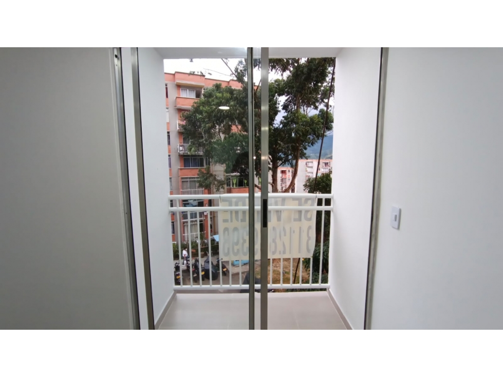 APARTAMENTO EN VENTA REMODELADO COMPLETO EN LA AURORA ROBLEDO — foto 3