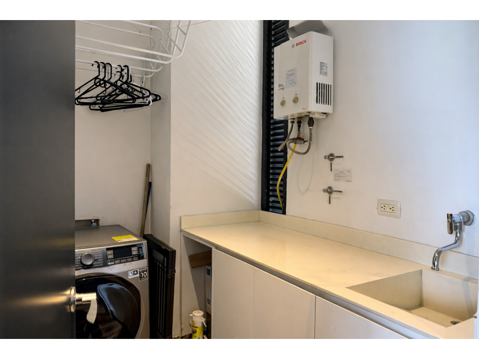 Apartamento de lujo en QTower | Piscina, gym, jacuzzi — foto 5