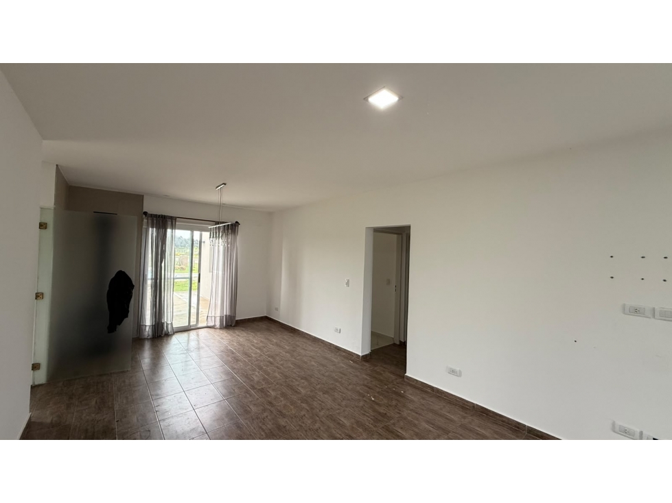 UF G2 Casa con Pileta en Barrio Cerrado Los Juncos en Alquiler — foto 2