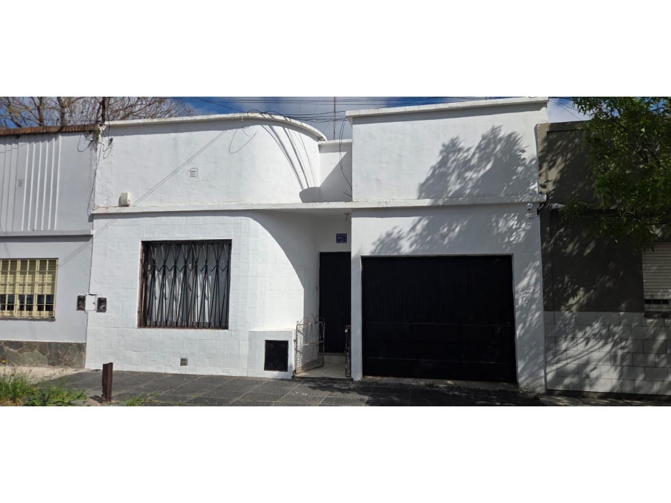 Casa de 3 ambientes centrica en Venta - Lujan