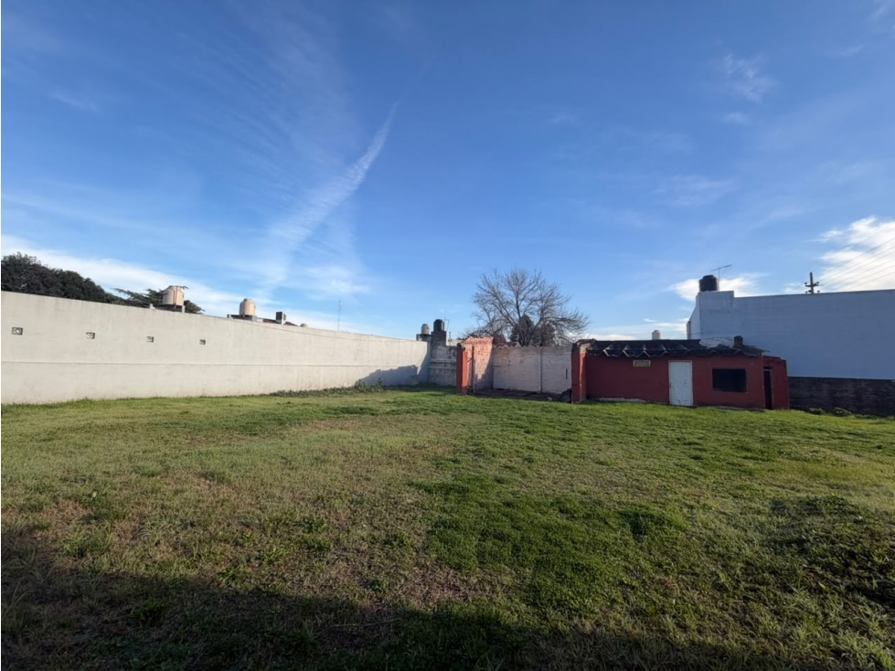 Amplio Lote con local comercial en Venta en el Juan 23 - 6