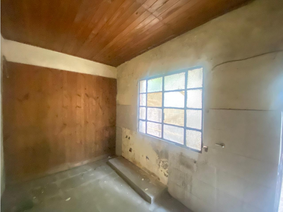 Local + Departamentos a refaccionar en venta sobre av humberto - 6