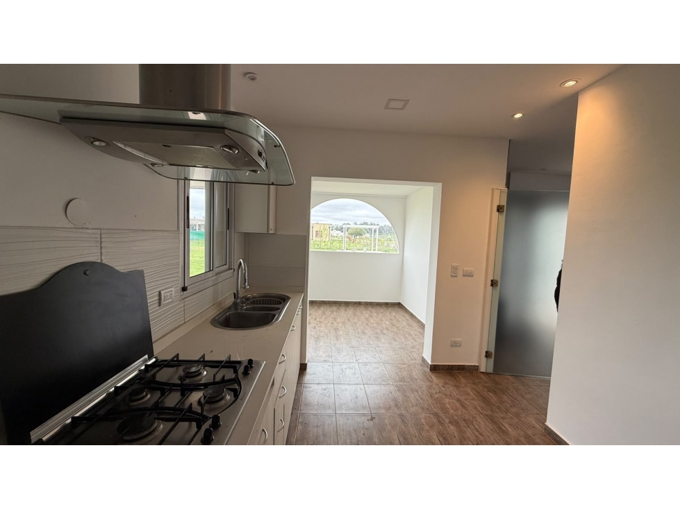 UF G2 Casa con Pileta en Barrio Cerrado Los Juncos en Alquiler — foto 4