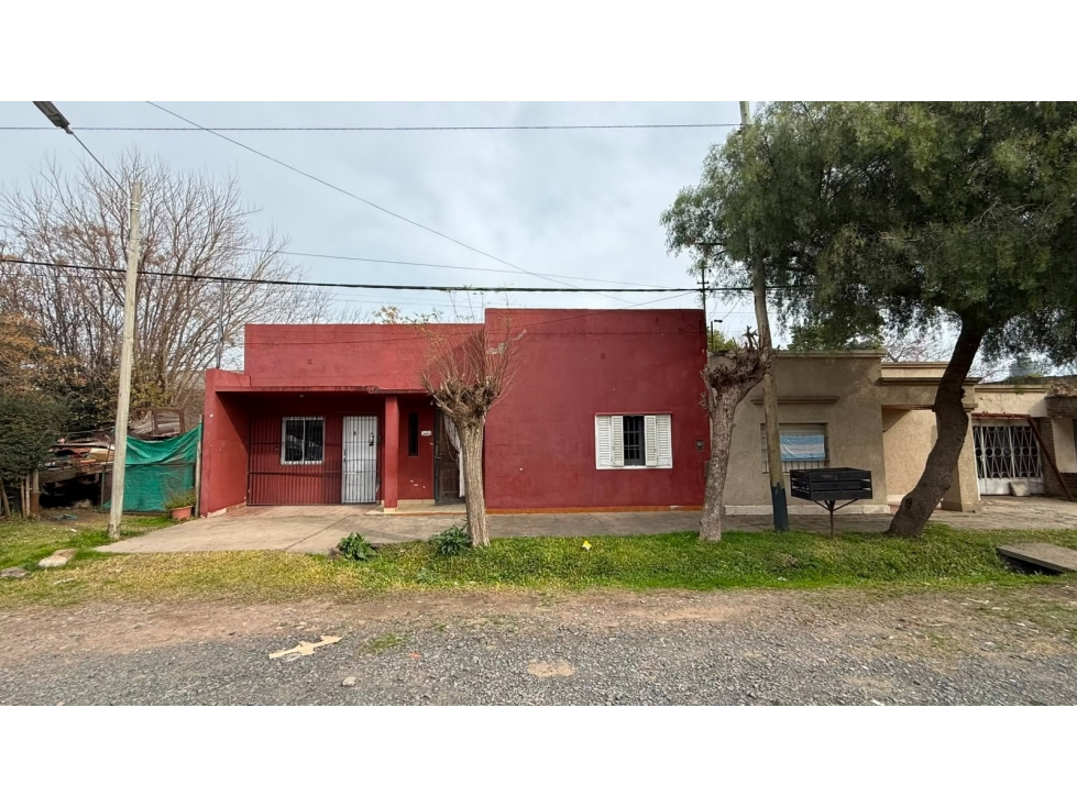 Casa amplia en Venta en Barrio Los Paraisos - Lujan - 1