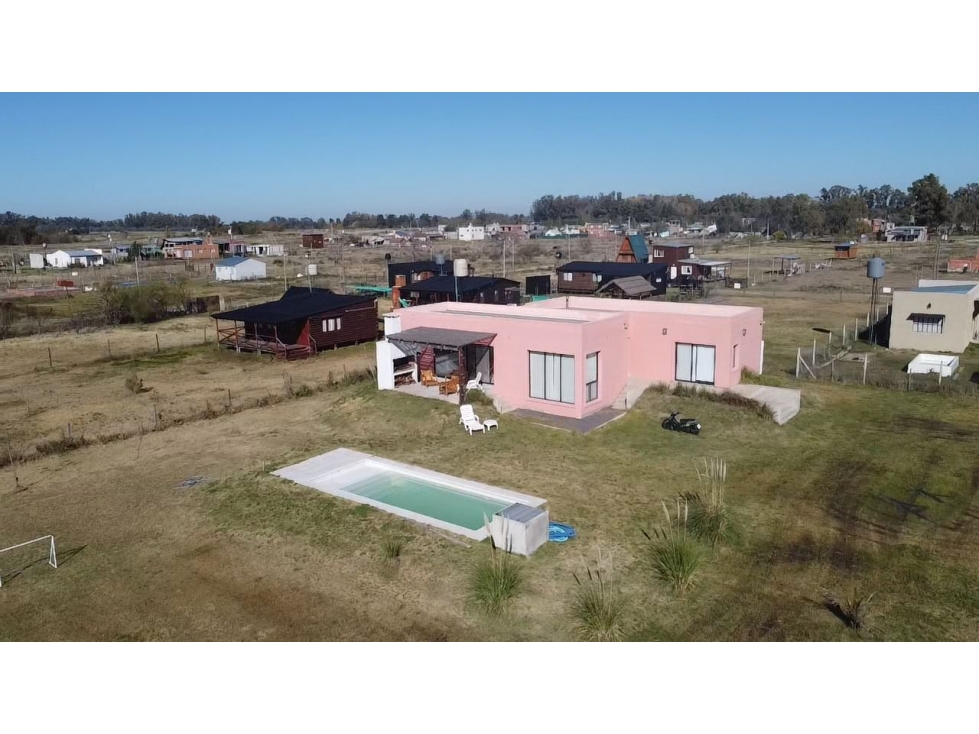 Casa Quinta a estrenar en Villa Ruiz