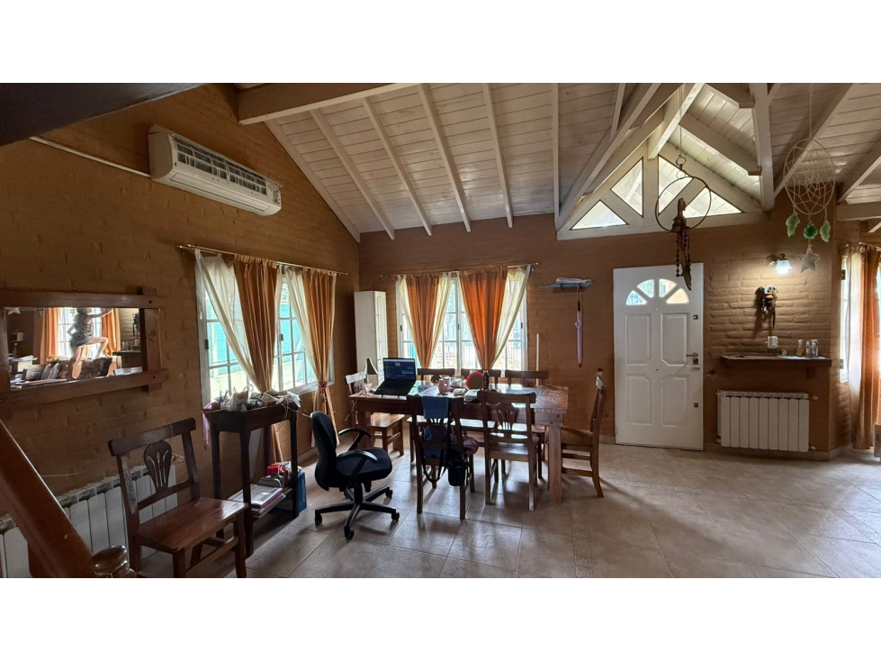 Hermosa casa en venta en el barrio sarmiento - Lujan — foto 4