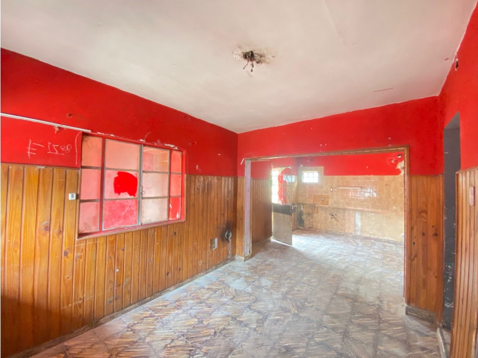Casa a refaccionar en venta en el barrio el quinto — foto 4