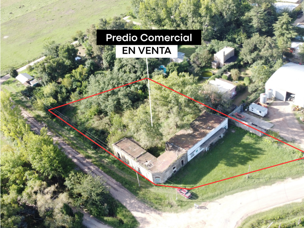 Esquina Comercial en Venta en Villa Ruiz - 2
