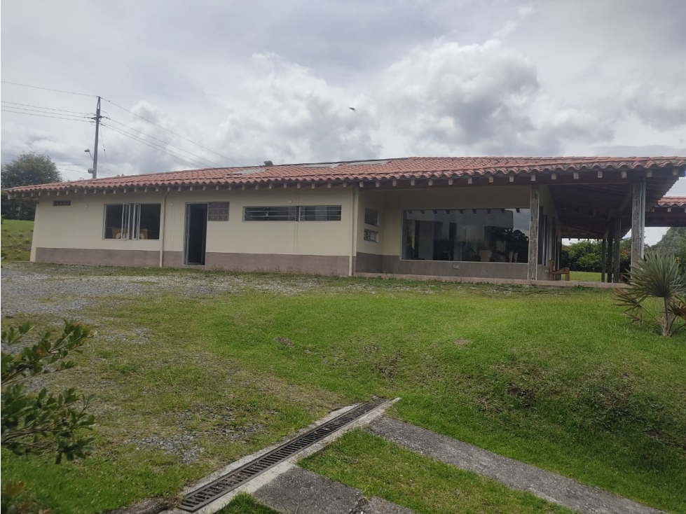 casa campestre en unidad cerrada en la via la ceja la union — foto 5