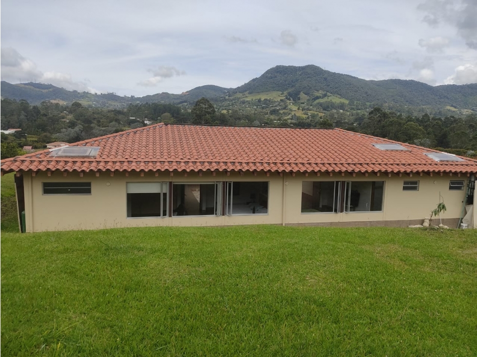 casa campestre en unidad cerrada en la via la ceja la union — foto 3