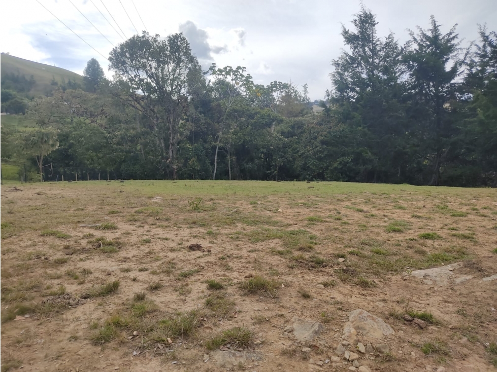LOTE EN PARCELACION EN EL RETIRO A 15 MINUTOS DEL PARQUE