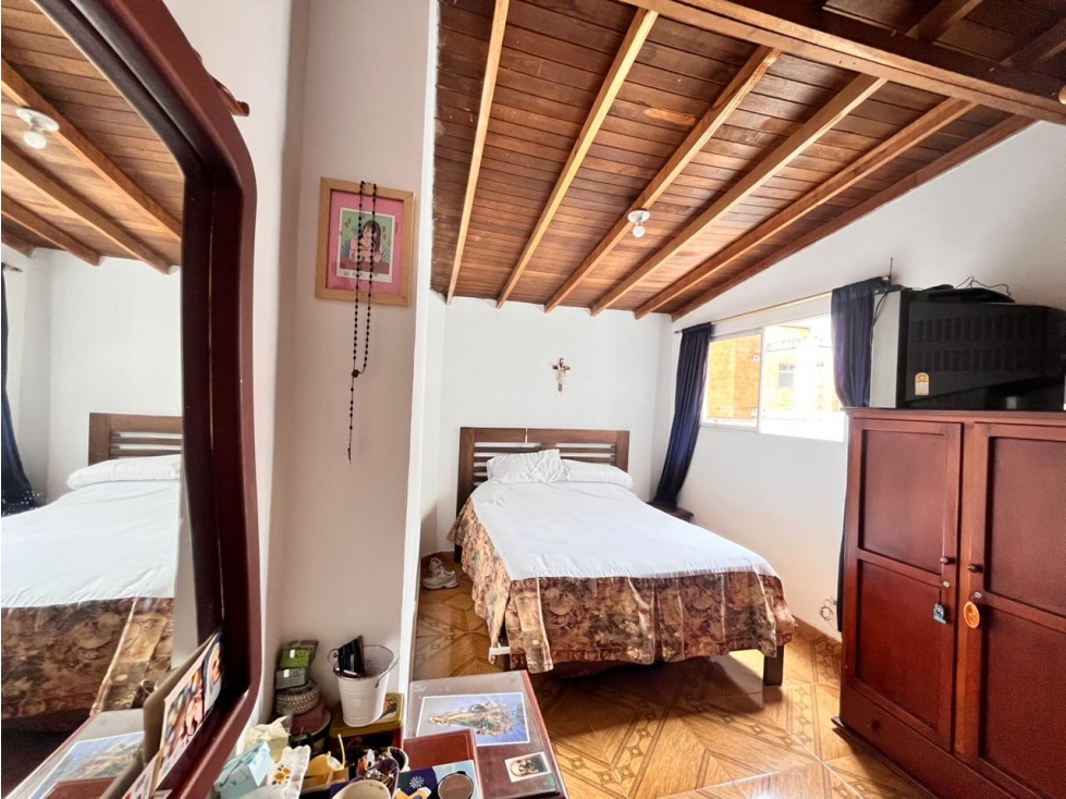 Venta Apartamento con 3 apartaestudios La Floresta — foto 3