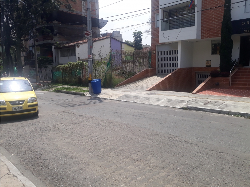 VENTA DE LOTE EN LOS COLORES MEDELLIN