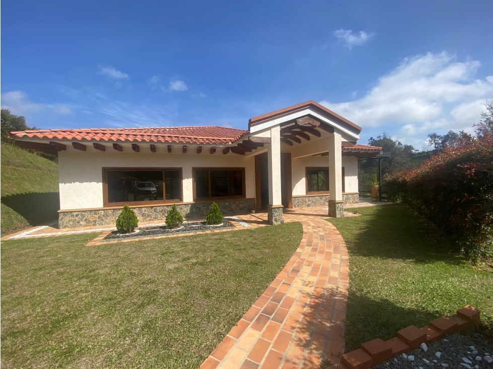 CASA CAMPESTRE VÍA RIONEGRO-SAN VICENTE SMG