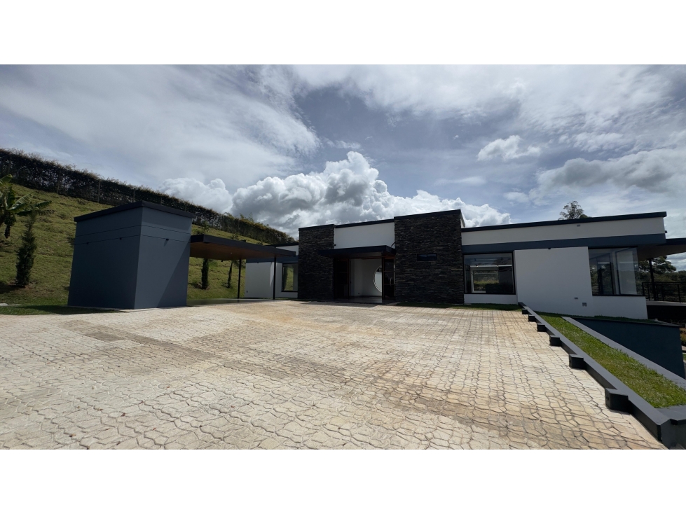 CASA DE LUJO PARA ESTRENAR, SECTOR EL CANADA, CARMEN DE VIBORAL SMG — foto 2