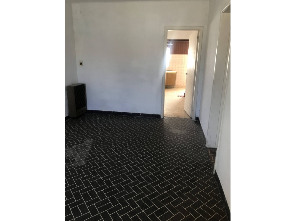CASA 2 DORMITORIOS Y GALPÓN — foto 5