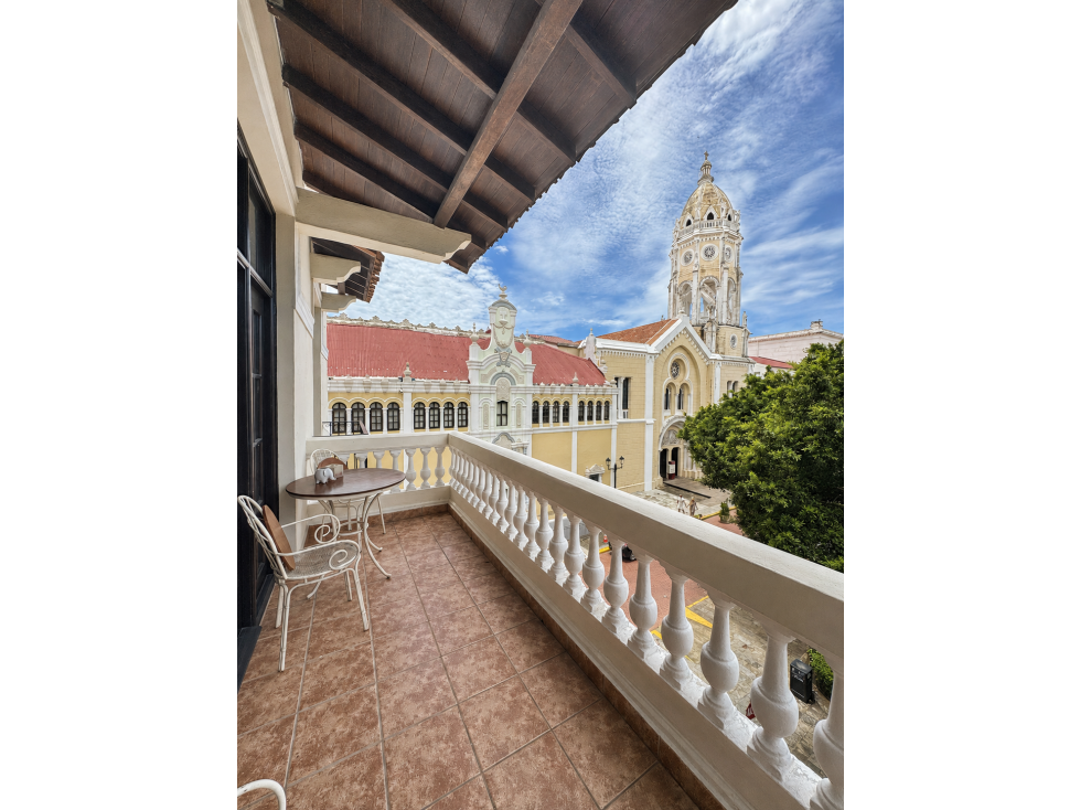 Apartamento de 2 habitaciones frente a parque, Casco Antiguo