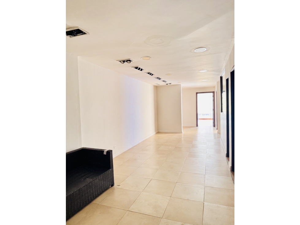 Se alquila y se vende oficina en Avenida Balboa — foto 3