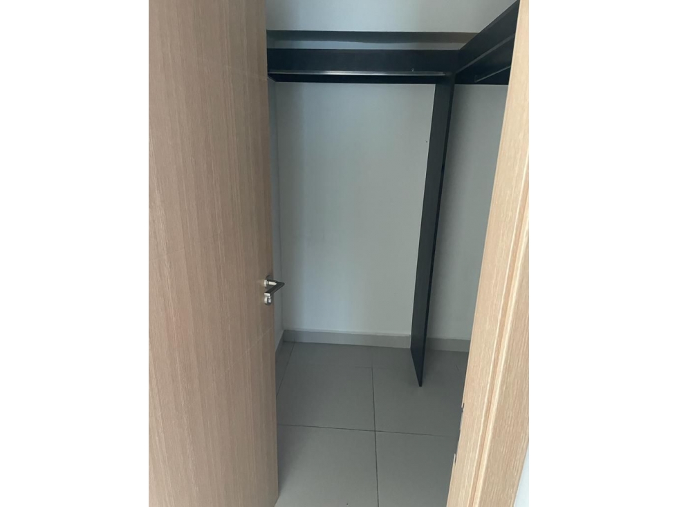 Alquiler de apartamento en Via Porras a lado del Parque Omar — foto 4