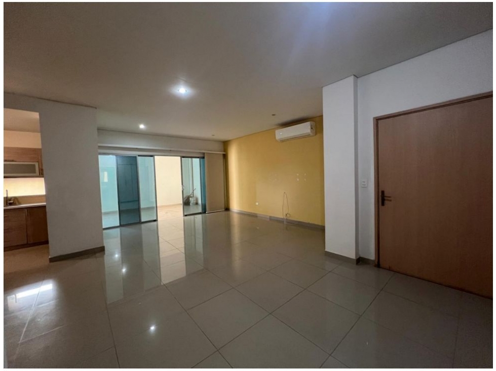 AMPLIO Y MODERNO APARTAMENTO EN BAVARIA, SANTA MARTA