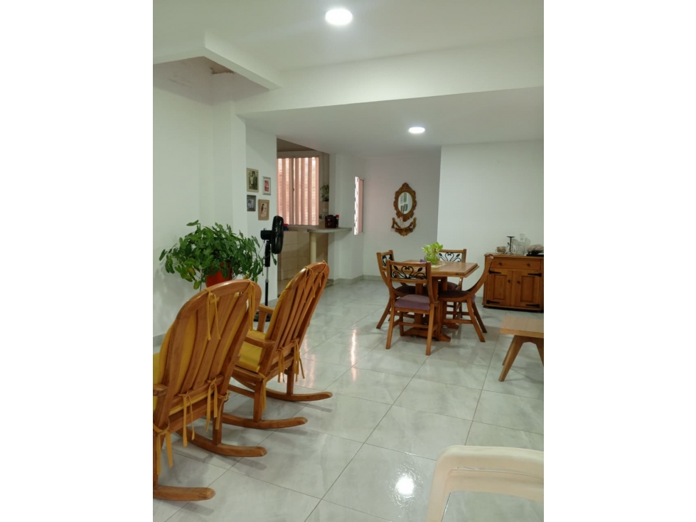 APARTAMENTO SEGUNDO PISO BARRIO CUNDI