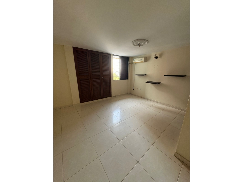 APARTAMENTO EN SECTOR BAVARIA, SANTA MARTA — foto 2