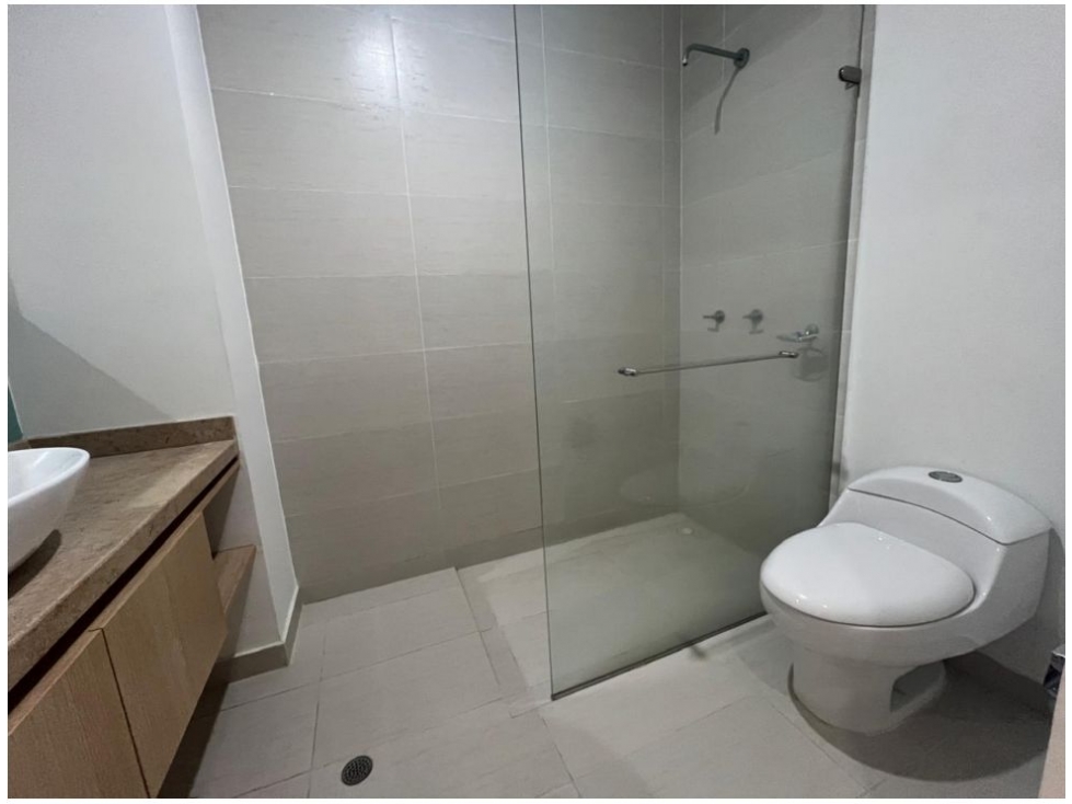 AMPLIO Y MODERNO APARTAMENTO EN BAVARIA, SANTA MARTA — foto 3