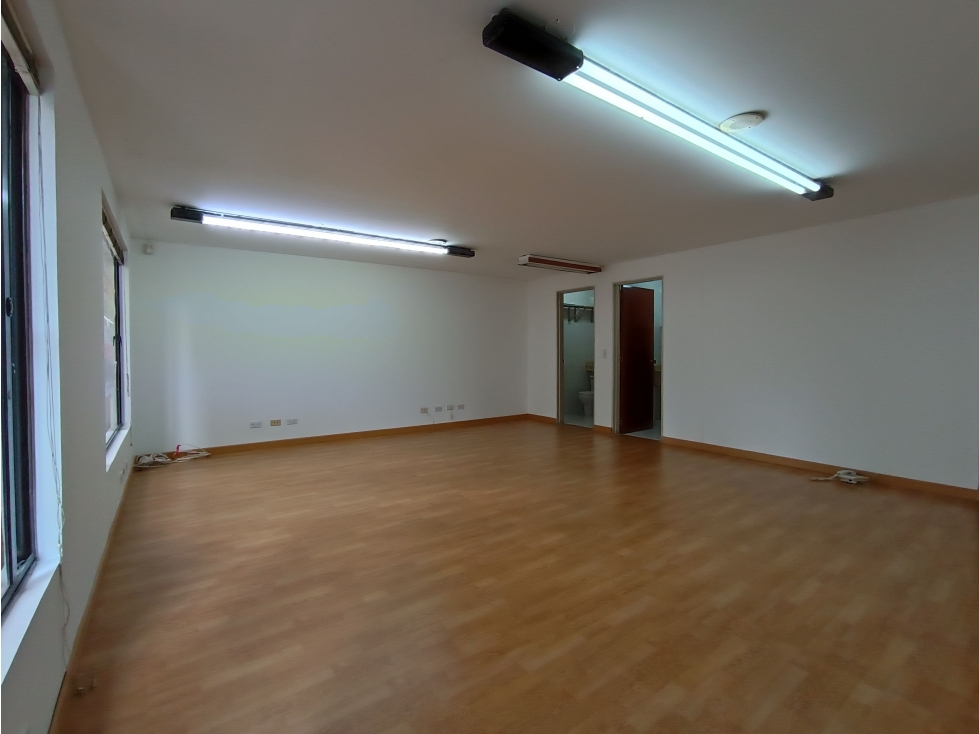 VENTA DE OFICINA EN EL LAGO — foto 4