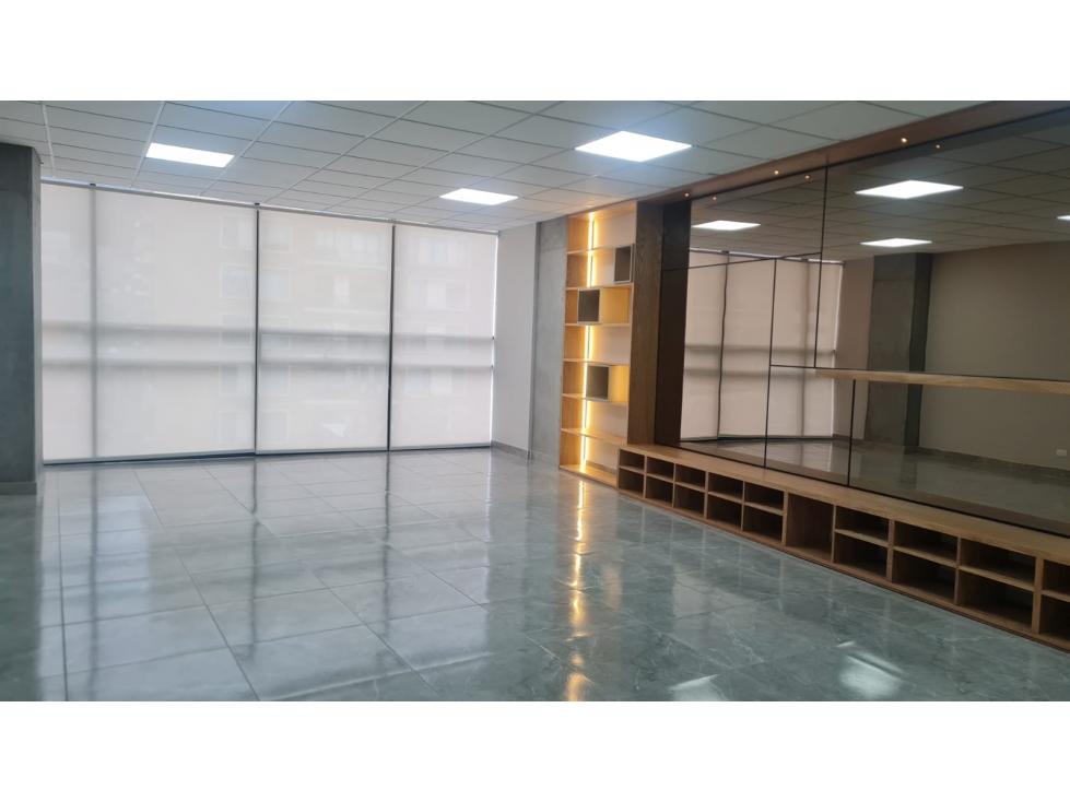 En venta amplia y luminosa oficina en el Chico, en Bogota — foto 4