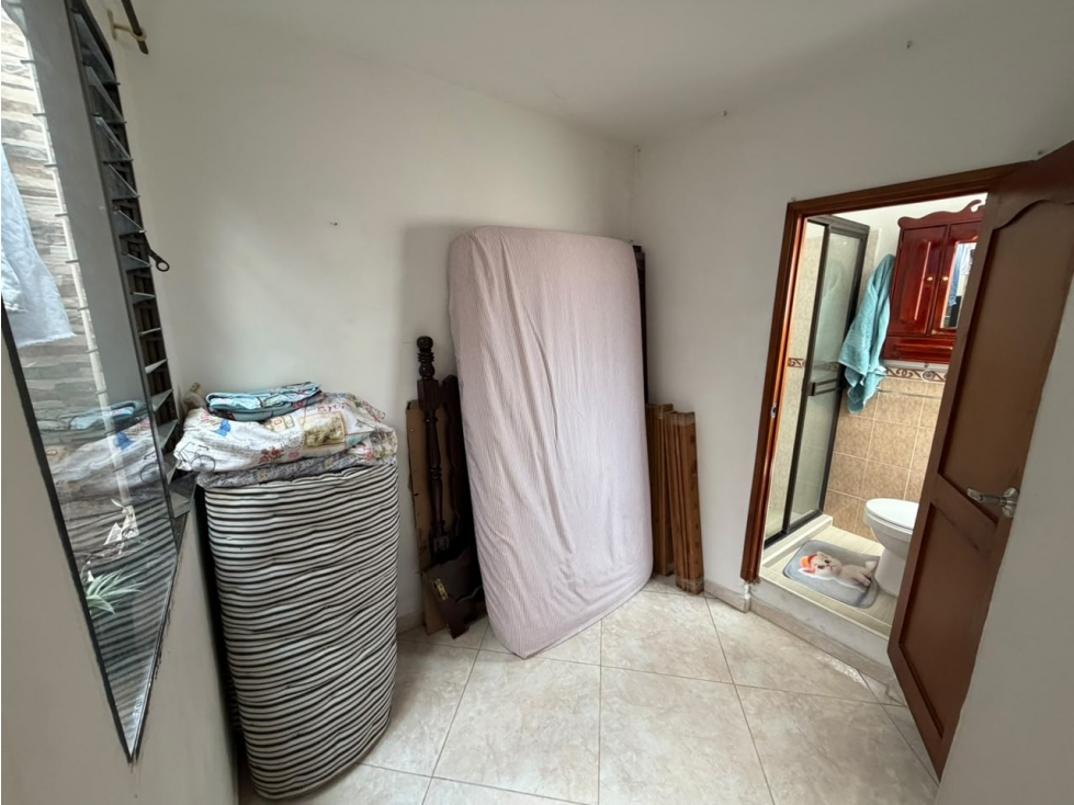 VENTA APARTAMENTO AMPLIO E ILUMINADO EN LAURELES CERCA A UPB — foto 3