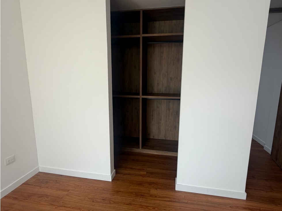 CASA EN VENTA EN WEST TWON, COTA - 3