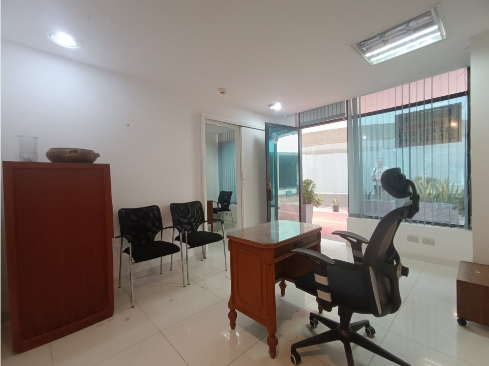 RENTA DE LOCAL COMERCIAL EN EL CENTRO DEL RODADERO - E.C. — foto 4
