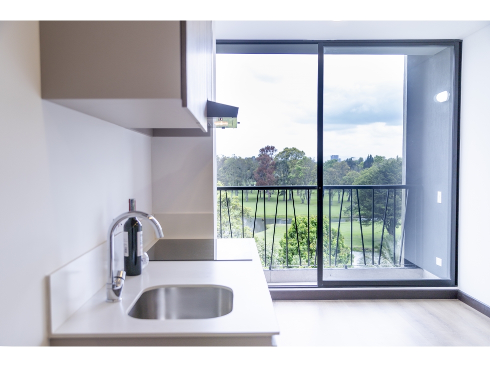 Venta Apartaestudio Vista al Country Club, Balcón, 33m2, Rentas Cortas — foto 3