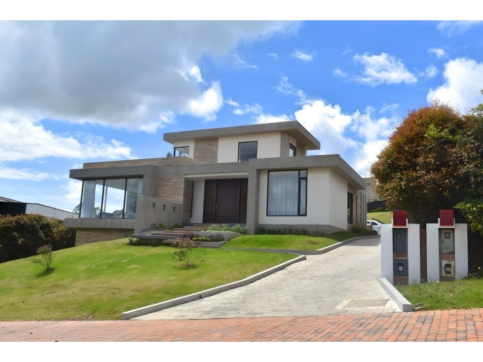 CASA EN VENTA SOPO YERBABONITA