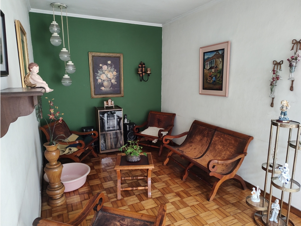 Venta casa independiente en Laureles Medellín