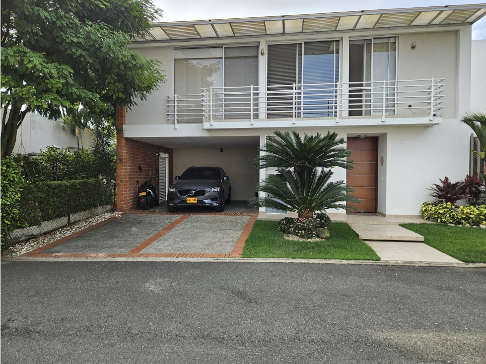 VENDO CASA EN CONDOMINIO ALTOS DE UMBRIA (PANCE)
